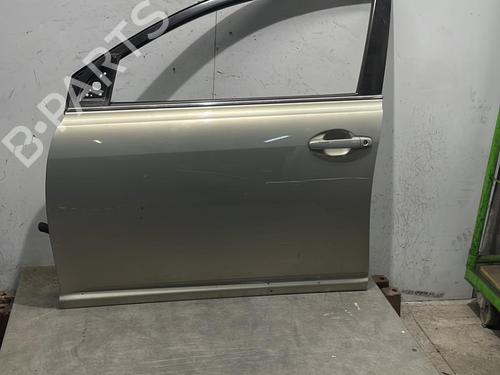 Dør venstre fortil Dør venstre fortil TOYOTA AVENSIS (_T25_) 2.0 D-4D (CDT250_, CDT250R) (116 hp) 36723553 36723553