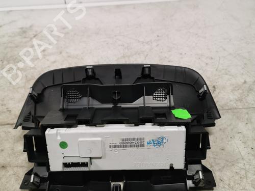 display-monitor-renault-megane-iii-hatchback-bz01_-b3_-2008-37734134 main image