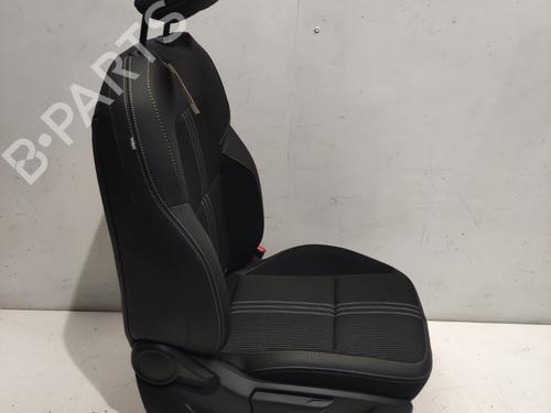 sde-hjre-fortil-renault-captur-ii-hf_-2020-37733753 main image