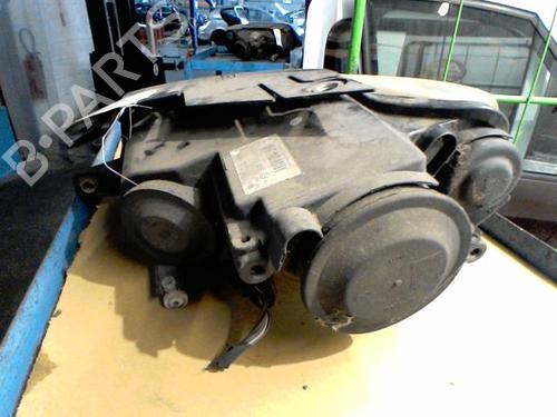 Used Right headlight Right headlight VW PASSAT B6 Variant (3C5) 1.9 TDI (105 hp) 36749558 36749558