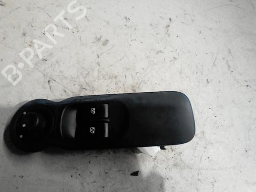 Used Left front window switch Left front window switch RENAULT MODUS / GRAND MODUS (F/JP0_) 1.5 dCi (FP0E, JP0E) (65 hp) 36748113 36748113