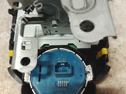 radio-toyota-yaris-_p13_-2010-2011-2012-2013-2014-2015-2016-2017-2018-2019-2020-36714628 main image