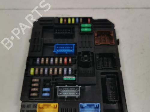 Used Fuse box Fuse box 36720385 36720385
