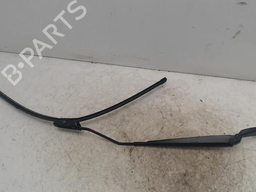 front-windshield-wiper-arm-renault-clio-iv-bh_-2012-2013-2014-2015-2016-2017-2018-2019-2020-2021-36748598 main image