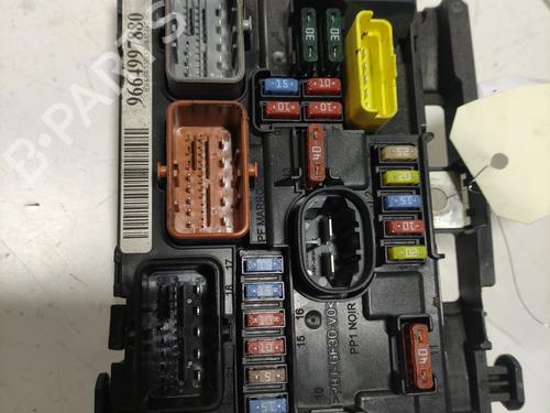 Used Fuse box Fuse box 36704377 36704377