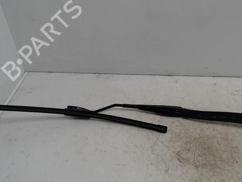 Used Front windshield wiper arm Front windshield wiper arm 36745047 36745047