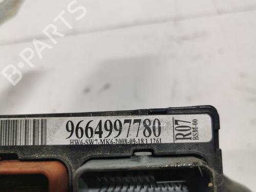 Used Fuse box Fuse box 37007426 37007426