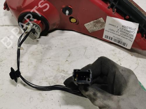 Right tailgate light PEUGEOT 307 CC (3B) 2.0 HDi 135 | BP37538687C80 - Image 2