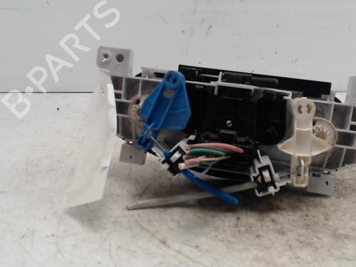 climate-control-dacia-duster-hs_-2010-2011-2012-2013-2014-2015-2016-2017-2018-36744364 main image