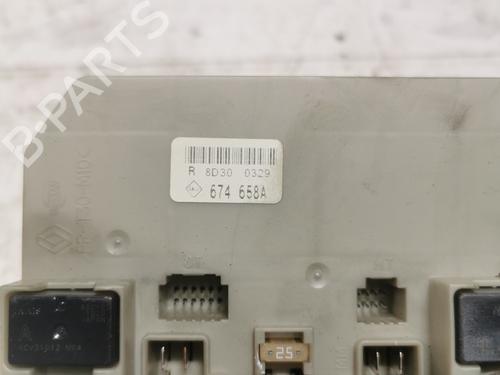 Used Fuse box Fuse box 38724861 38724861