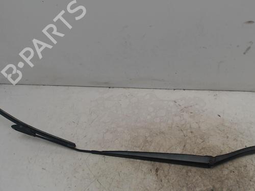 Used Front windshield wiper arm Front windshield wiper arm 36748597 36748597