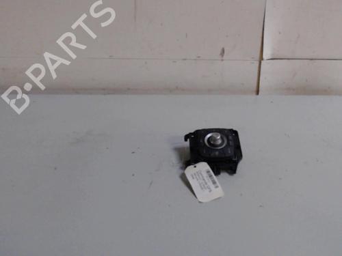 switch-renault-megane-iii-hatchback-bz01_-b3_-2008-36733435 main image