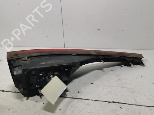 right-tailgate-light-renault-megane-iv-hatchback-b9amn_-2015-36708222 main image