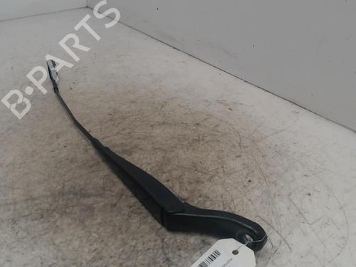 Used Front windshield wiper arm Front windshield wiper arm PEUGEOT 2008 I (CU_) [2013-2026] 36749045 36749045