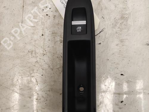 hyre-bak-elrute-bryter-renault-captur-ii-hf_-2020-36751213 main image