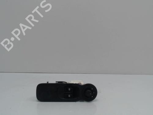 Used Left front window switch Left front window switch RENAULT MODUS / GRAND MODUS (F/JP0_) 1.5 dCi (FP0E, JP0E) (65 hp) 36737063 36737063