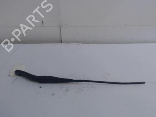 front-windshield-wiper-arm-dacia-duster-hm_-2017-36729337 main image