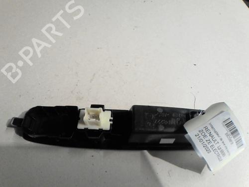 hjre-fortil-elrude-kontakt-renault-zoe-bfm_-2012-36740604 main image