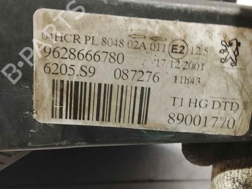 Used Right headlight Right headlight PEUGEOT 206 CC (2D) 2.0 S16 (136 hp) 36713400 36713400