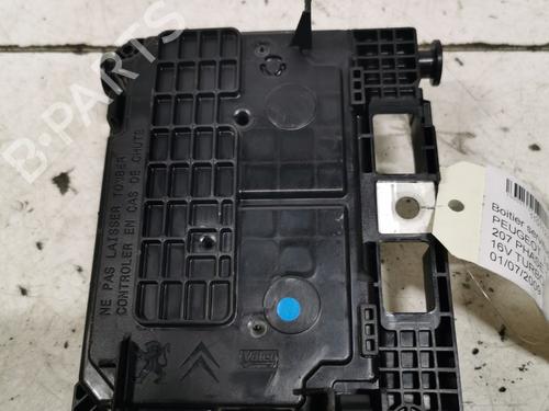 Used Fuse box Fuse box 36707553 36707553