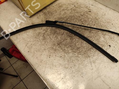 Used Front windshield wiper arm Front windshield wiper arm PEUGEOT 5008 (0U_, 0E_) 1.6 HDi (114 hp) 36750544 36750544