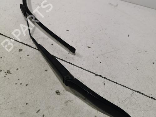 front-windshield-wiper-arm-renault-megane-iv-hatchback-b9amn_-2015-36707513 main image
