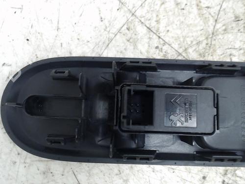 Used Right front window switch Right front window switch 36744640 36744640