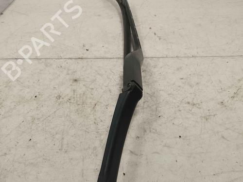 Used Front windshield wiper arm Front windshield wiper arm 36715878 36715878
