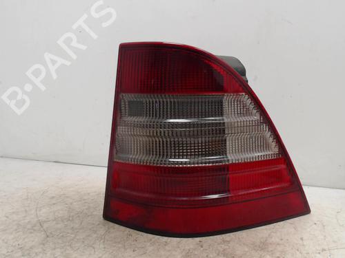 Used Right taillight Right taillight MERCEDES-BENZ M-CLASS (W163) ML 270 CDI (163.113) (163 hp) 36745424 36745424