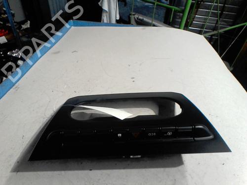 Bouton de warning Bouton de warning DACIA DUSTER (HM_) 1.5 dCi 95 (HMAF) (95 hp) 36741253 36741253