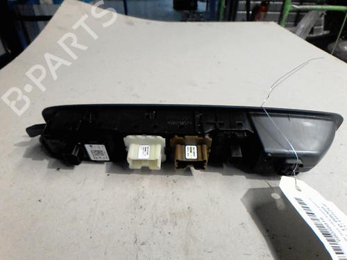 venstre-fortil-elrude-kontakt-renault-zoe-bfm_-2012-36740605 main image