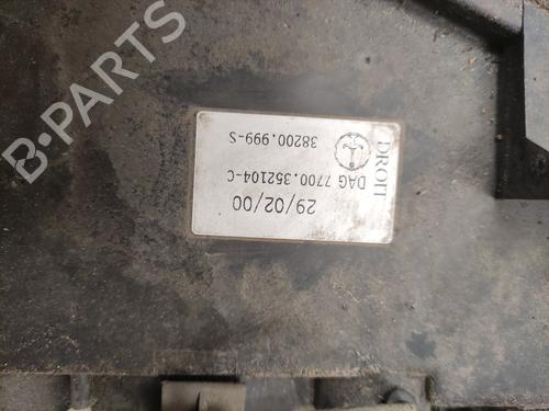 Used Right headlight Right headlight RENAULT MASTER II Van (FD) 2.5 D (FD0A, FD0E, FD2E, FD3E) (80 hp) 36750280 36750280