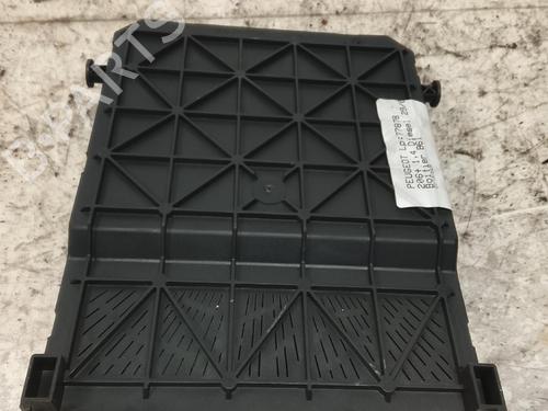 Used Fuse box Fuse box PEUGEOT 206+ (2L_, 2M_) 1.4 HDi eco 70 (68 hp) 40270373 40270373