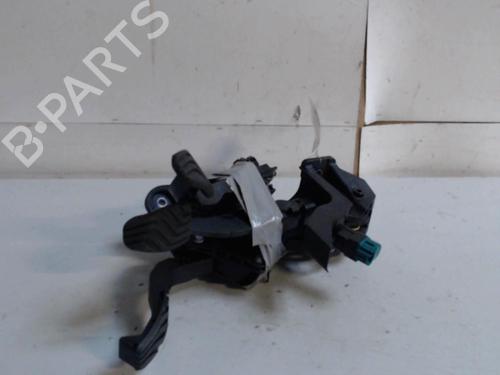 Pedale Pedale RENAULT CLIO V (B7_) 1.0 TCe 100 (B7MT) (101 hp) 36733778 36733778