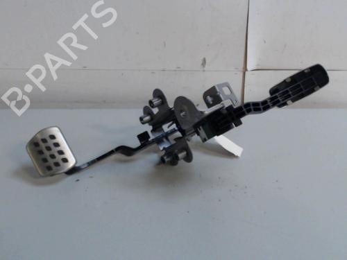 pedal-renault-megane-iv-hatchback-b9amn_-2015-36732405 main image