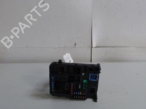 Used Fuse box Fuse box 36729157 36729157