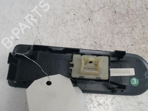 Used Right front window switch Right front window switch RENAULT CAPTUR I (J5_, H5_) 0.9 TCe 90 (90 hp) 36742503 36742503