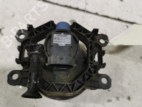 right-front-fog-light-renault-megane-iv-hatchback-b9amn_-2015-36707516 main image
