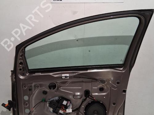 Used Right front door Right front door 38764602 38764602