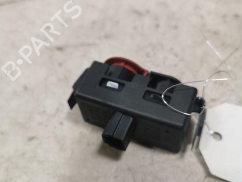warning-switch-renault-clio-iii-br01-cr01-2005-2006-2007-2008-2009-2010-2011-2012-2013-2014-36719835 main image