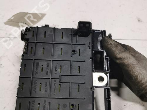 Used Fuse box Fuse box 36782542 36782542