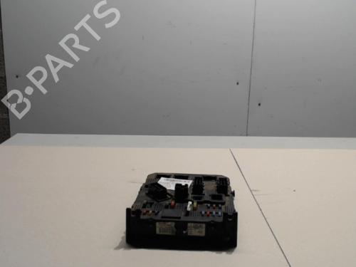 Used Fuse box Fuse box 36725398 36725398