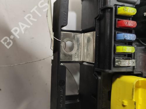 Used Fuse box Fuse box 36704136 36704136