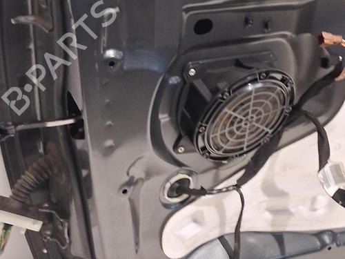 Used Right front door Right front door 38724942 38724942