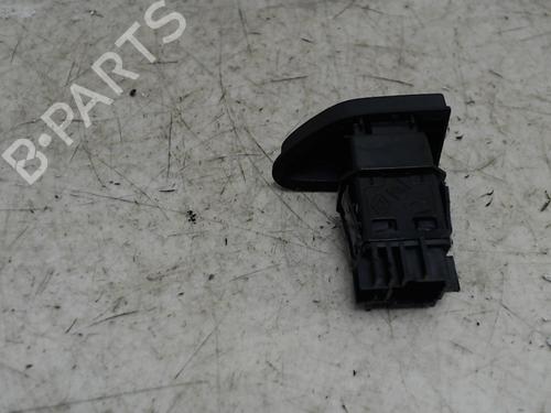warning-switch-renault-clio-iv-bh_-2012-2013-2014-2015-2016-2017-2018-2019-2020-2021-36743276 main image