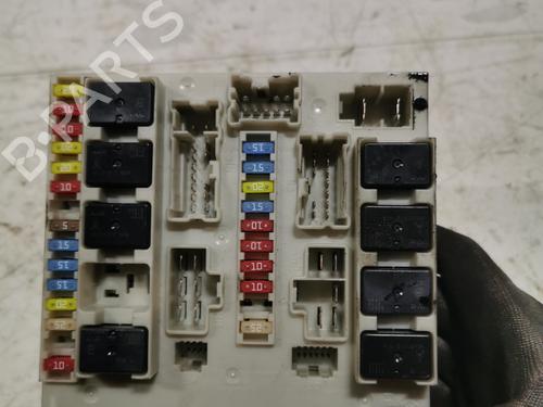 fuse-box-renault-clio-iii-br01-cr01-2005-2006-2007-2008-2009-2010-2011-2012-2013-2014-38955861 main image