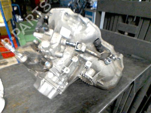 Versnellingsbak Versnellingsbak CHEVROLET AVEO / KALOS Hatchback (T250, T255) 1.4 (101 hp) 36740548 36740548