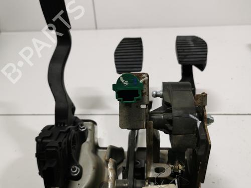 Pedal Pedal PEUGEOT 2008 I (CU_) 1.2 THP 110 / PureTech 110 (110 hp) 36722928 36722928
