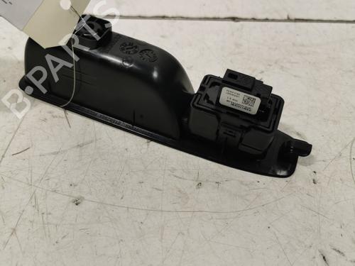 venstre-bagtil-elrude-kontakt-renault-captur-ii-hf_-2020-37733756 main image