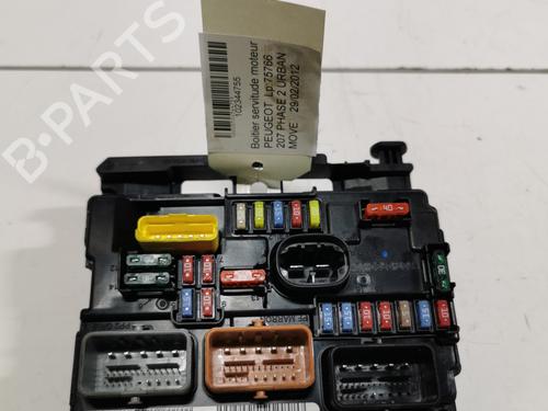 Used Fuse box Fuse box 36704641 36704641